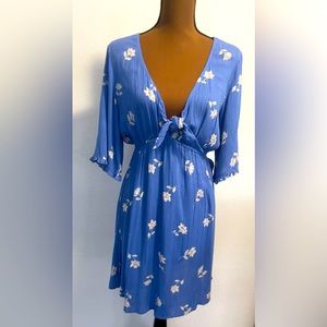 Billabong Floral Deep Tie Front V-neck Beach Dress